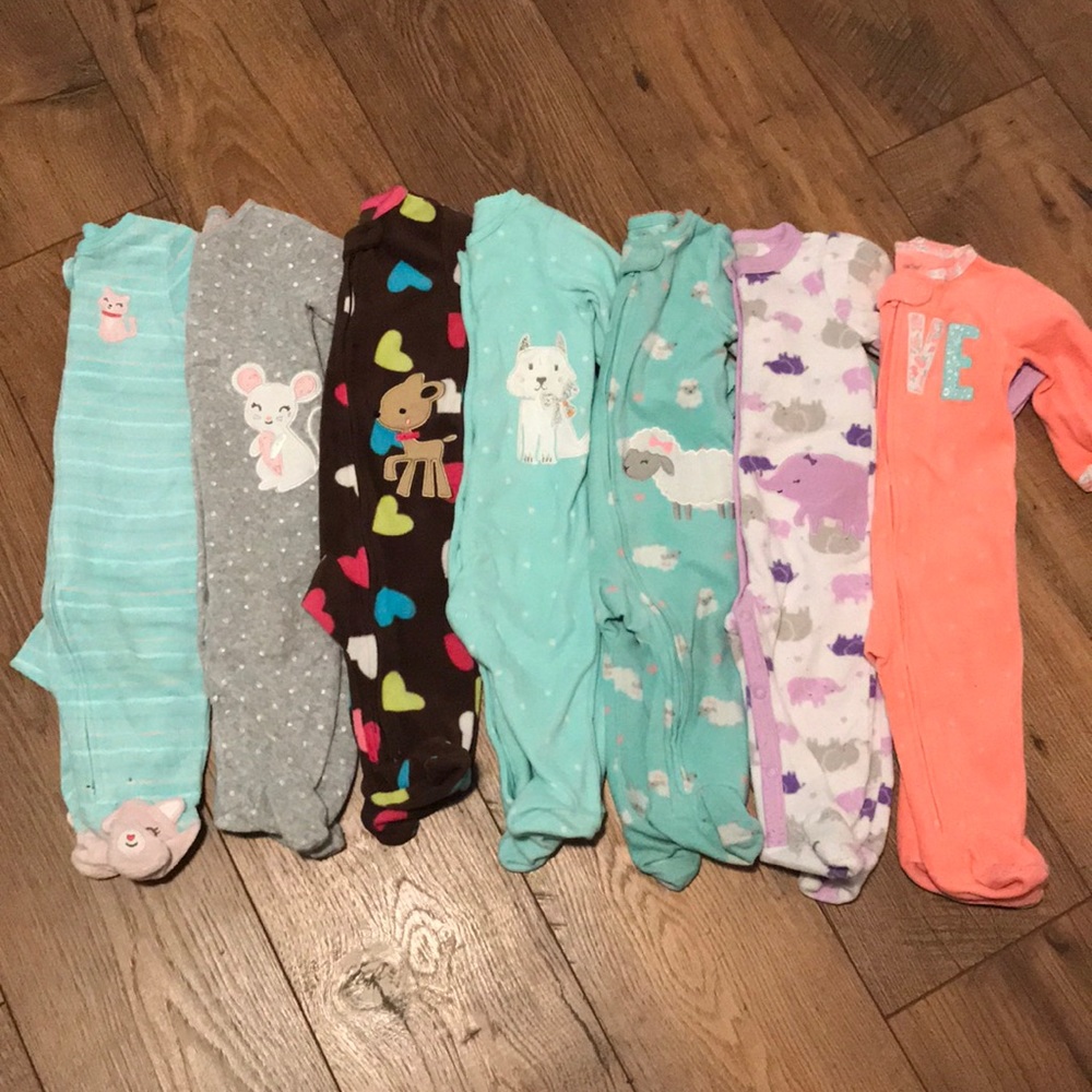 ❌SOLD❌ ✨Host Pick ✨Carters footie bundle